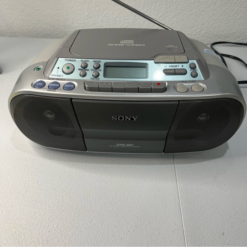 Sony CFD-S01 CD/Radio/Cassette Boombox With Power Cable - READ - SOLD AS IS!!!